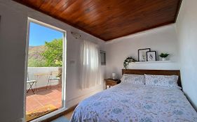 B&B And Apartments El Charco Azul